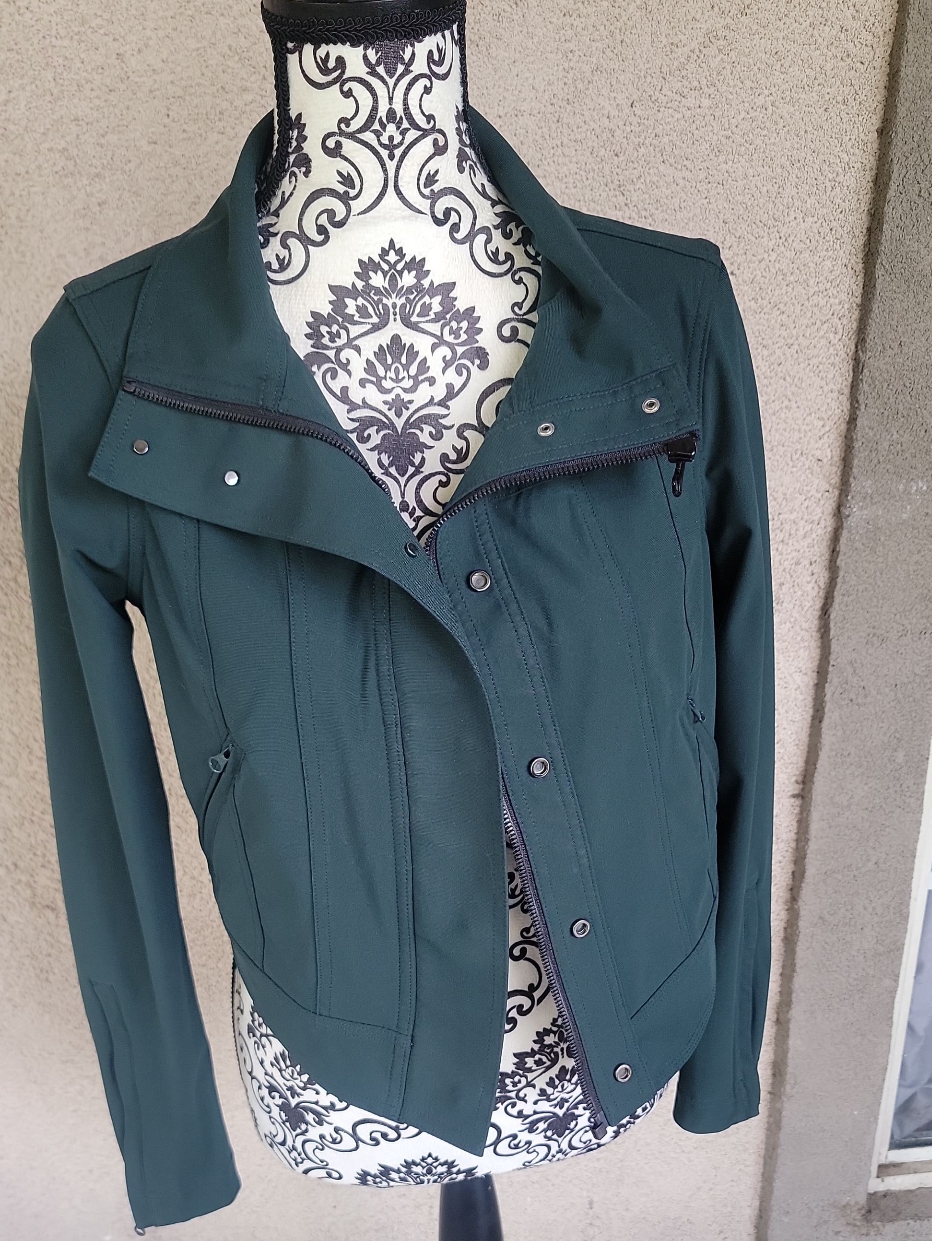 Lululemon Jacket Size 4 Used